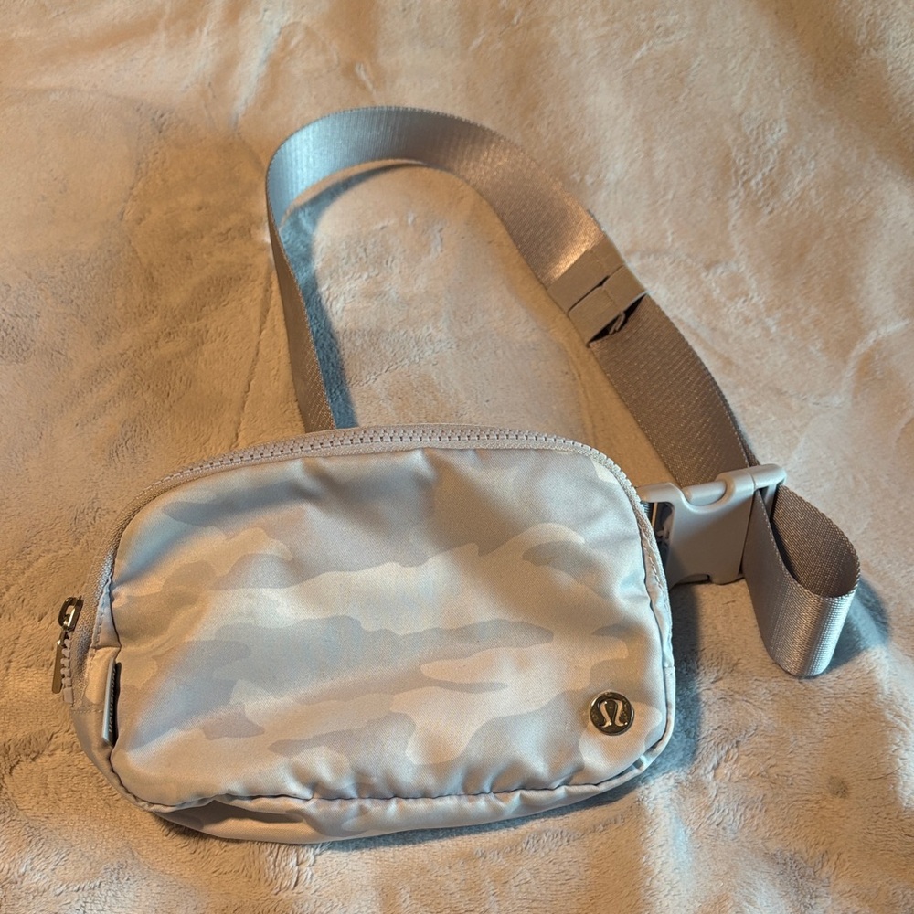 Lululemon White/Gray Camo Belt Bag